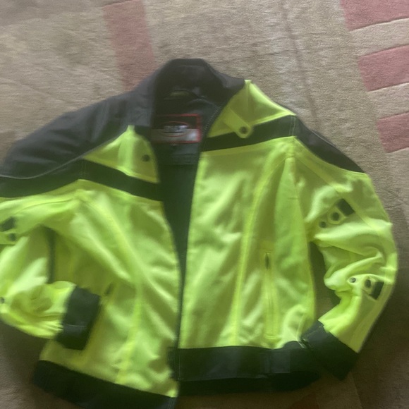 BILT Techno Hi-Viz Motorcycle Jacket - Picture 8 of 14